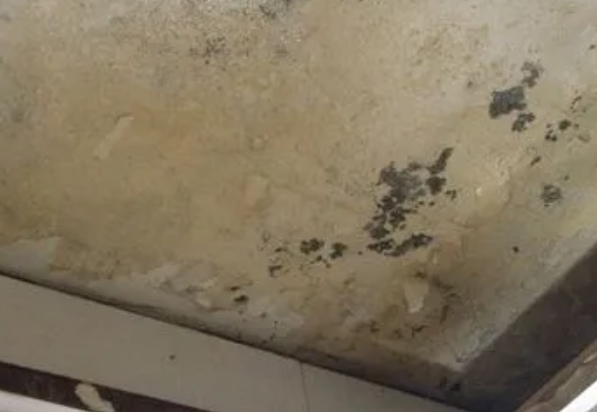 上街区阳台漏水维修公司分享下上街区卫生间渗水维修需要注意哪些问题。